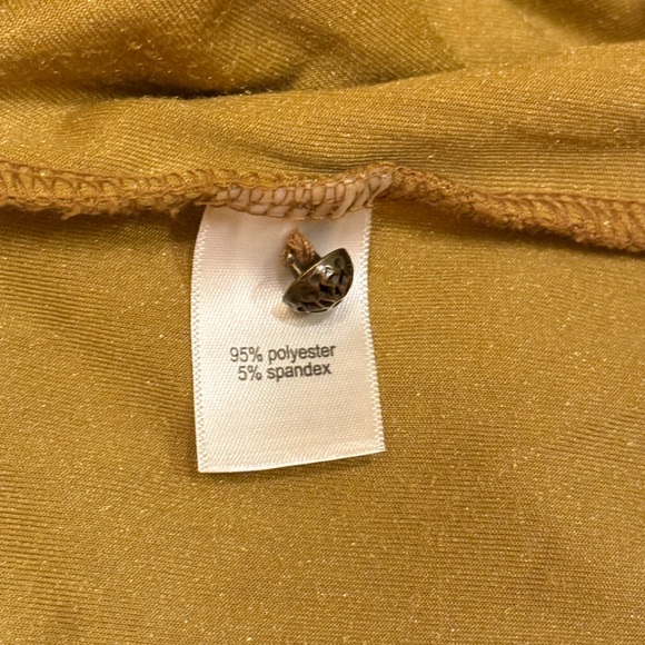 Puff Sleeve Velvet Top - Picture 6 of 9